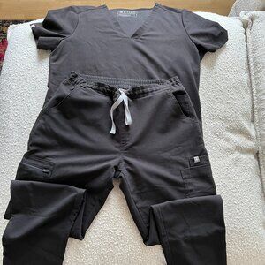 FIGS Women’s Scrubs Set Technical Collection Solid Black (Small)